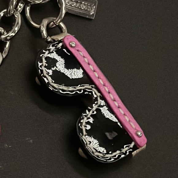 Coach Vintage Travel Beach Vacation Bag Charm Patent Leather Sunglasses Lotion - Picture 4 of 9